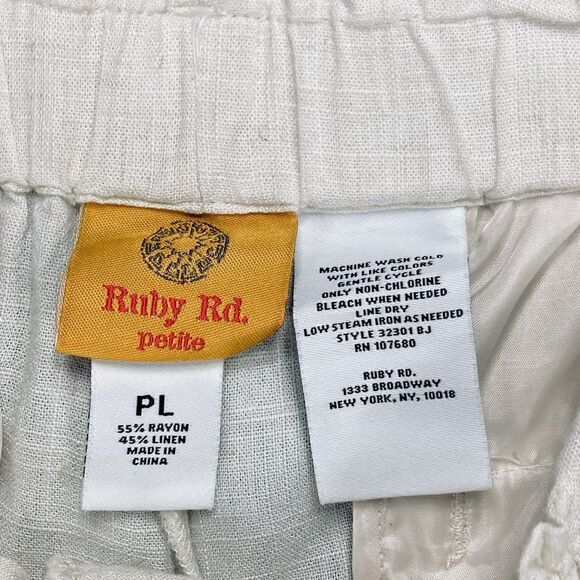 Ruby Rd Capri Pants Sz LP Ivory Elastic Waist Pockets Cottage Core Beachy Casual - Picture 13 of 13